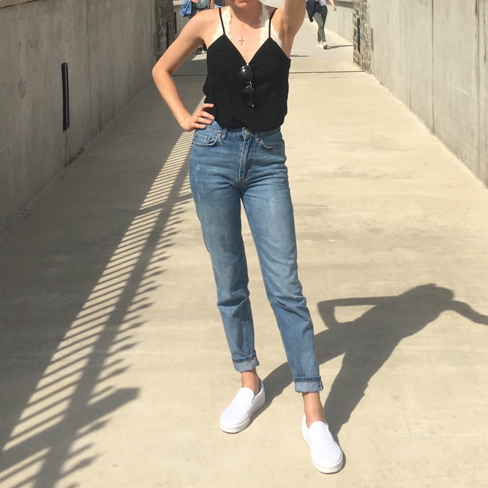 Boyfriend / mom jeans from American Eagle